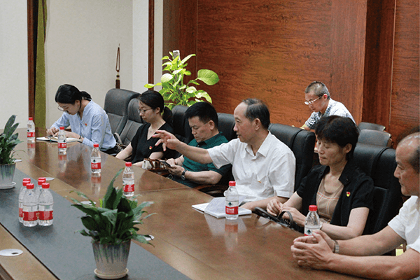 市人大副主任莅临我司参观考察 市人大副主任莅临我司参观考察