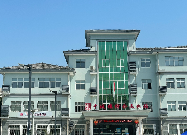 新葡萄8883正能量:职工抢修献血车,好人好事成风景! 新葡萄8883正能量:职工抢修献血车,好人好事成风景!